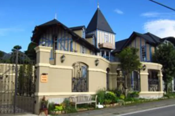 アルプスワイン株式会社直営店サロン